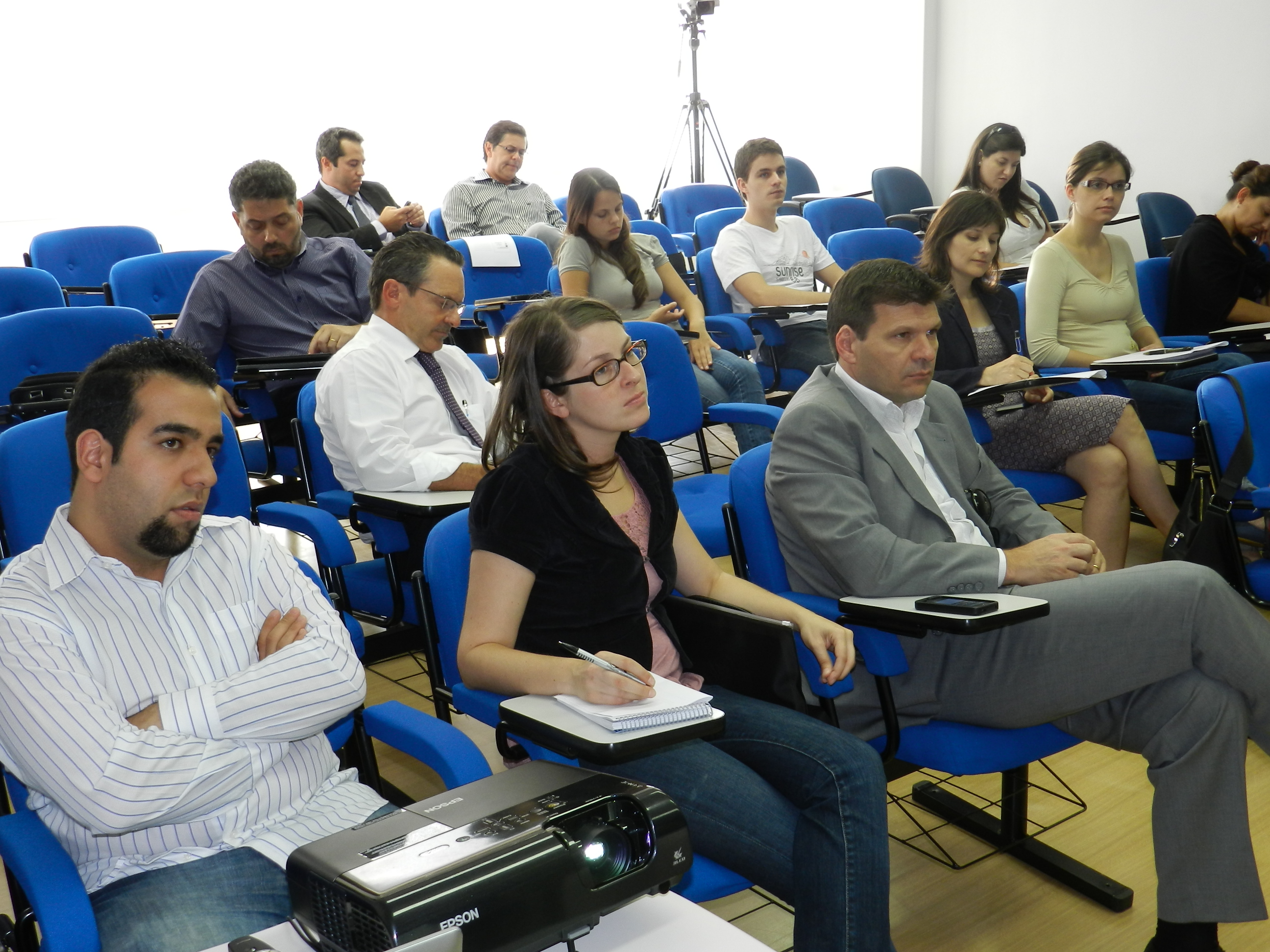 Jornalistas da Gazeta do Povo formaram plateia participativa e receberam informações dos palestrantes sobre matéria registral e notarial